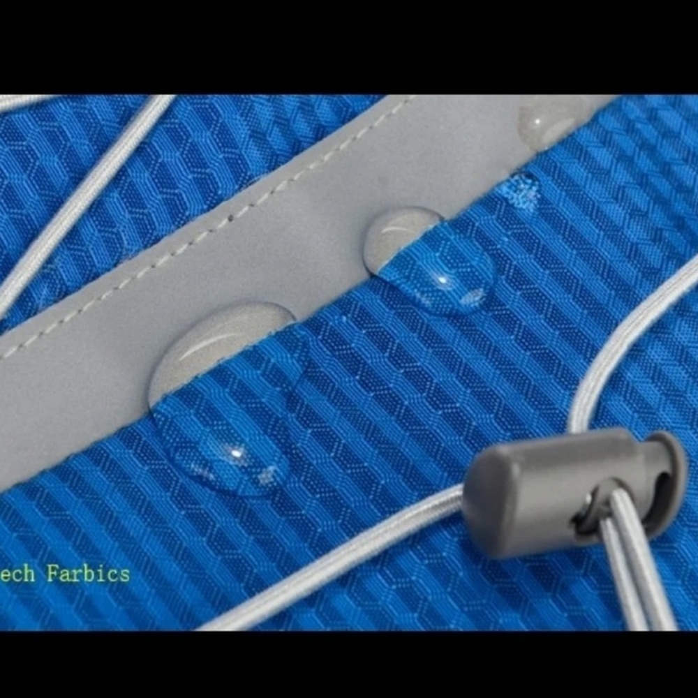 Hydration Backpack With 2L Bladder - Picture 5 of 8